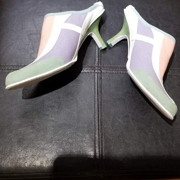 DONALD J PLINER Heels (Size 7.5 W/6.0 Youths) - Picture 3 of 15